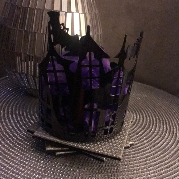 Bath & Body Works Slatkin&Co Haunted house Halloween gunmetal 3wick candleholder
